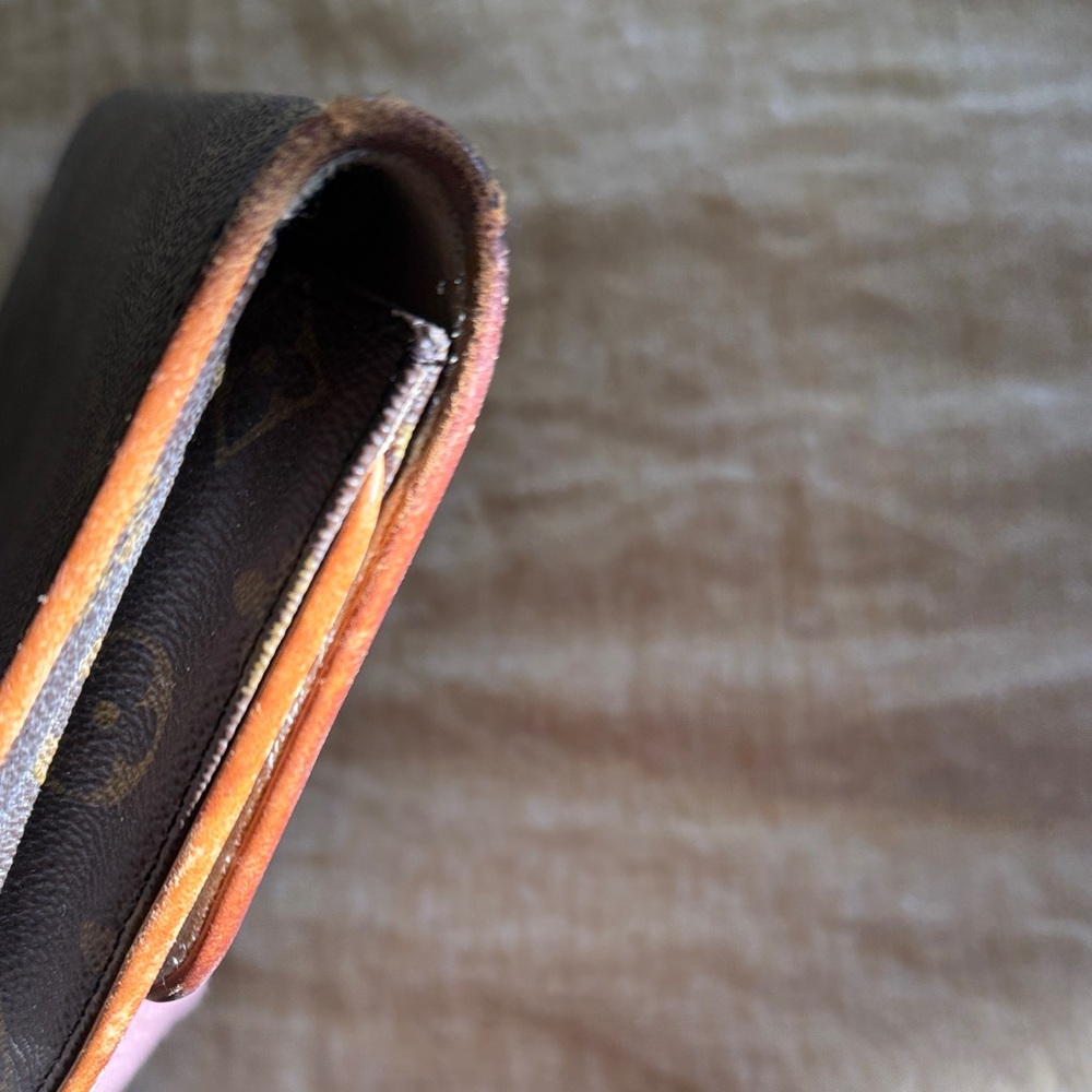 Louis Vuitton monogram crossbody or clutch - Picture 12 of 17